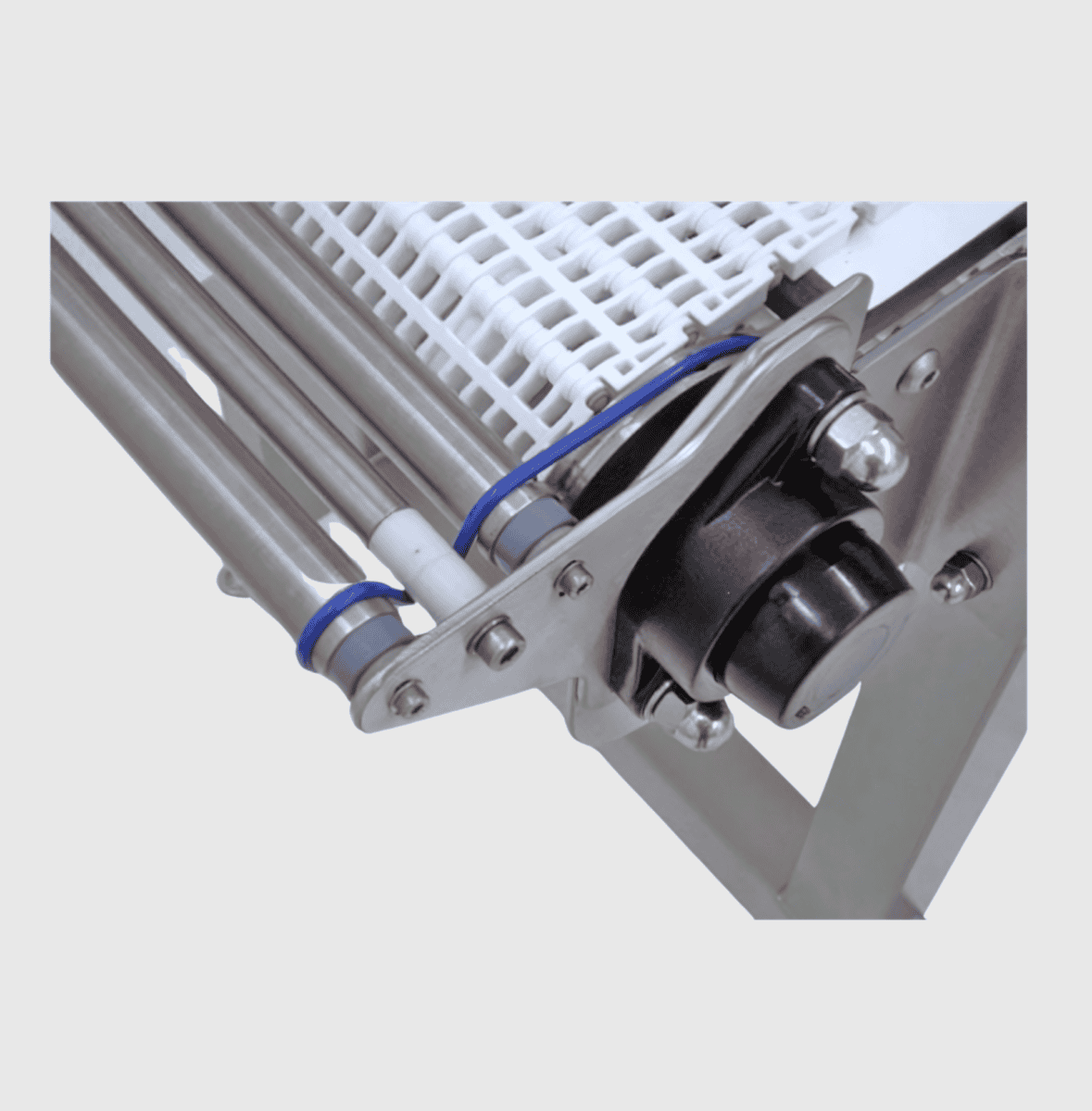 Automated Conveyor Belt Ideal for Cartons, Pouches, Trays, Foil Wraps, and Plastic Containers