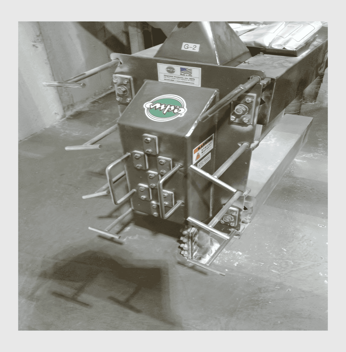 Quick-Clean Inline Pneumatic Drawer Magnet Removing Contaminates from Flour, Starch, Baking Mixes, and Powdered Seasonings
