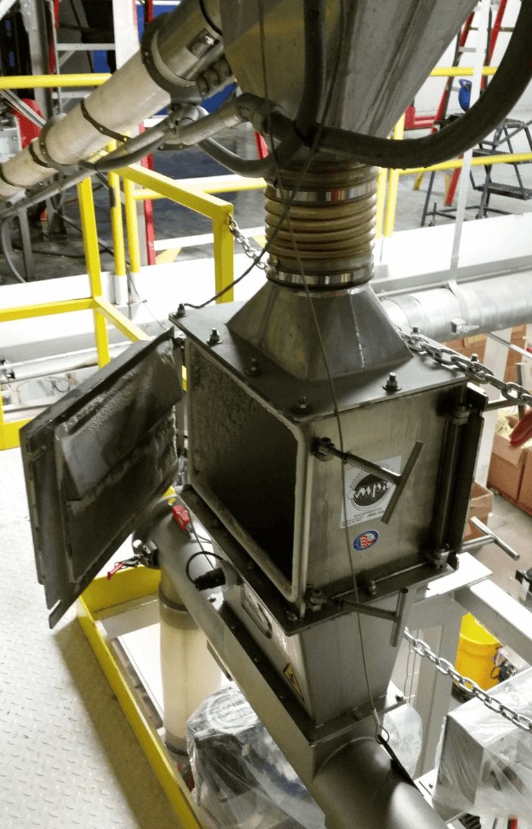 Inline Plate Magnet Open for Cleaning and Inspection