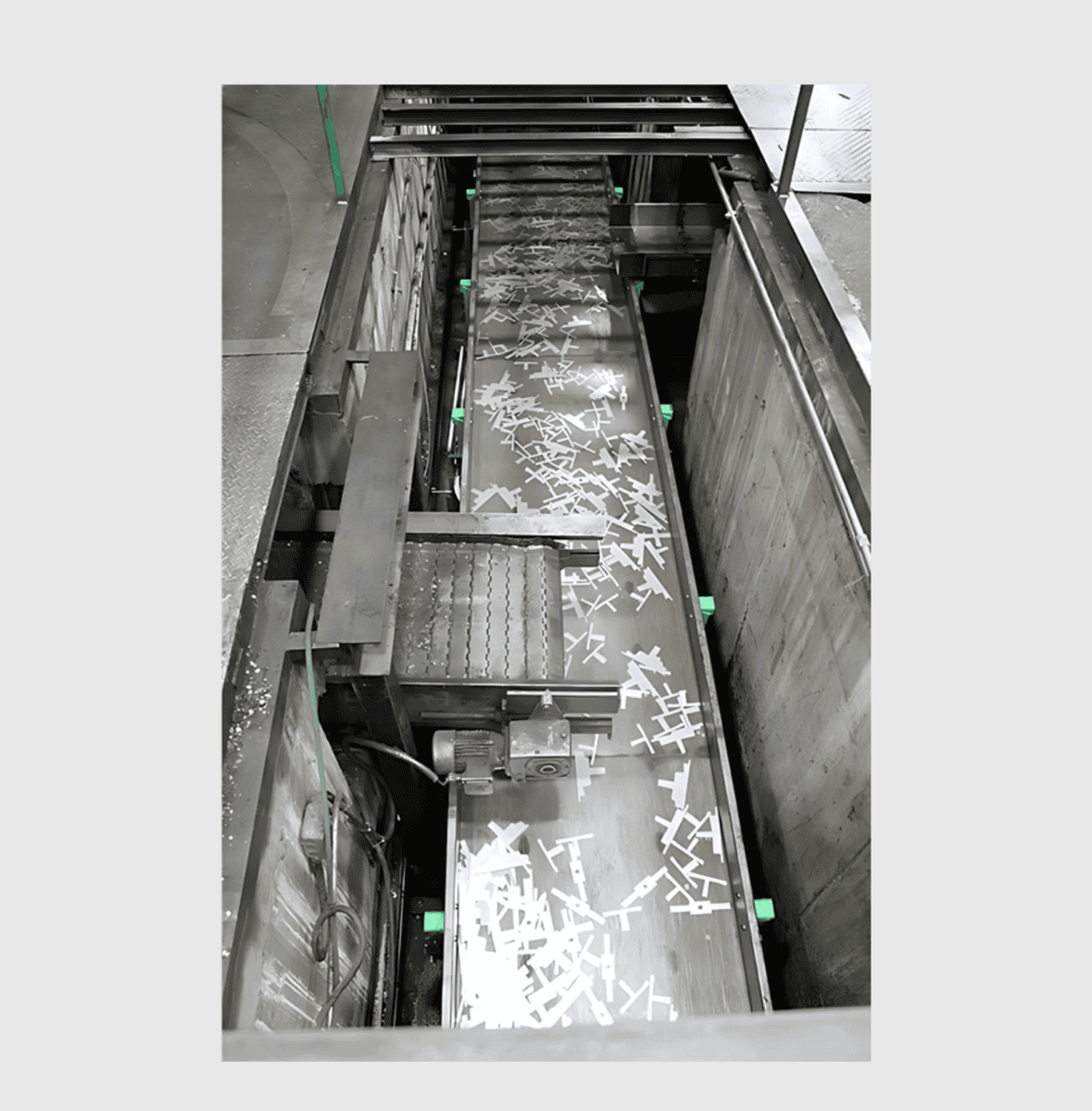 M-1000 Electric Scrap Shaker Conveyor Installed in Transfer Line Integration