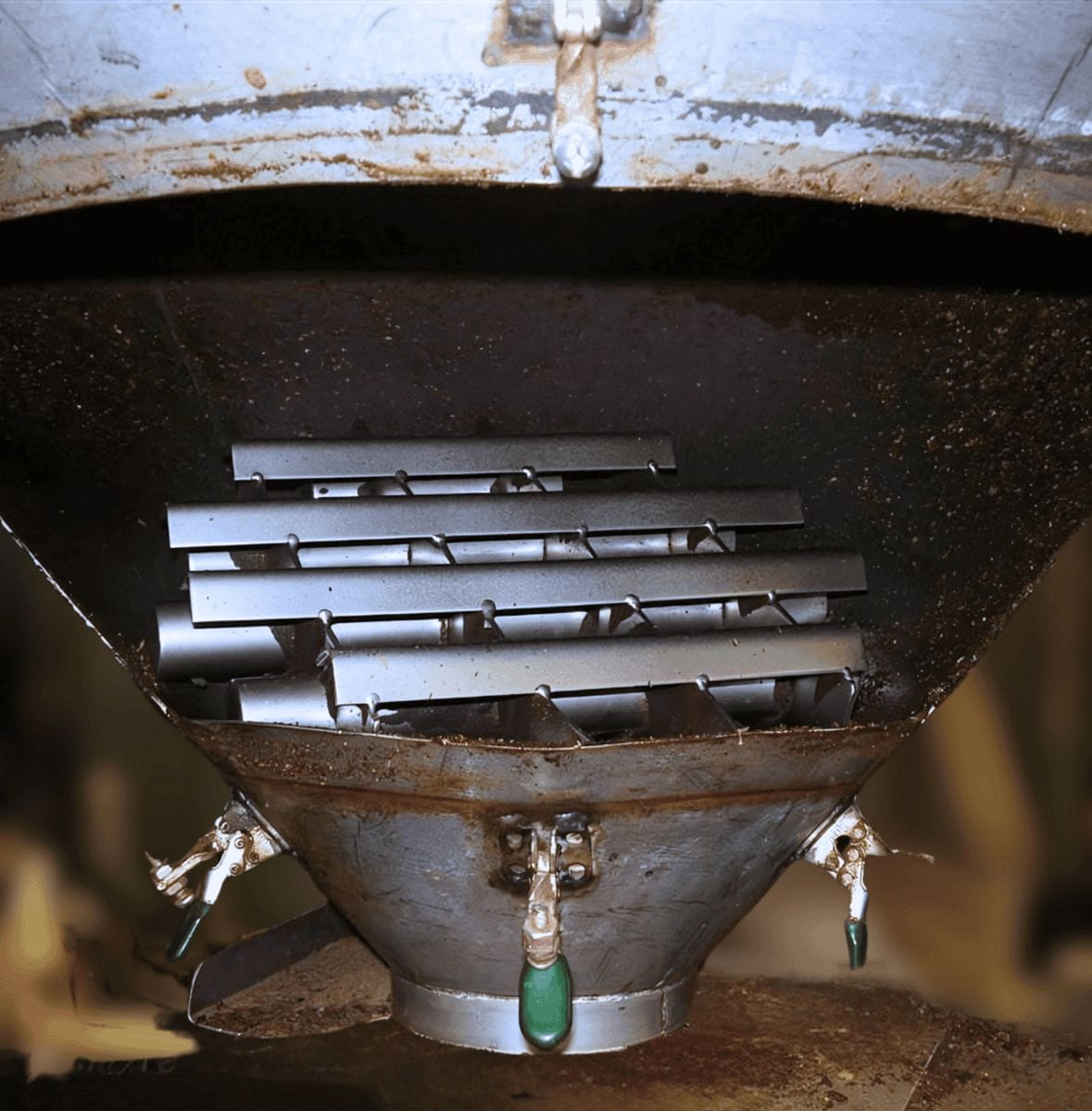 MPI Grate and Tube Magnets For Bulk Gravity Applications